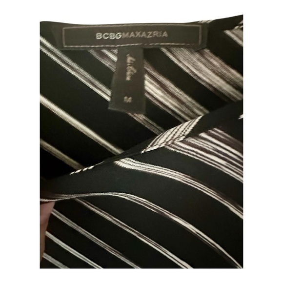 BCBGMaxAzria Black and White Asymmetrical Dress Long Sleeve Size M - Picture 5 of 7
